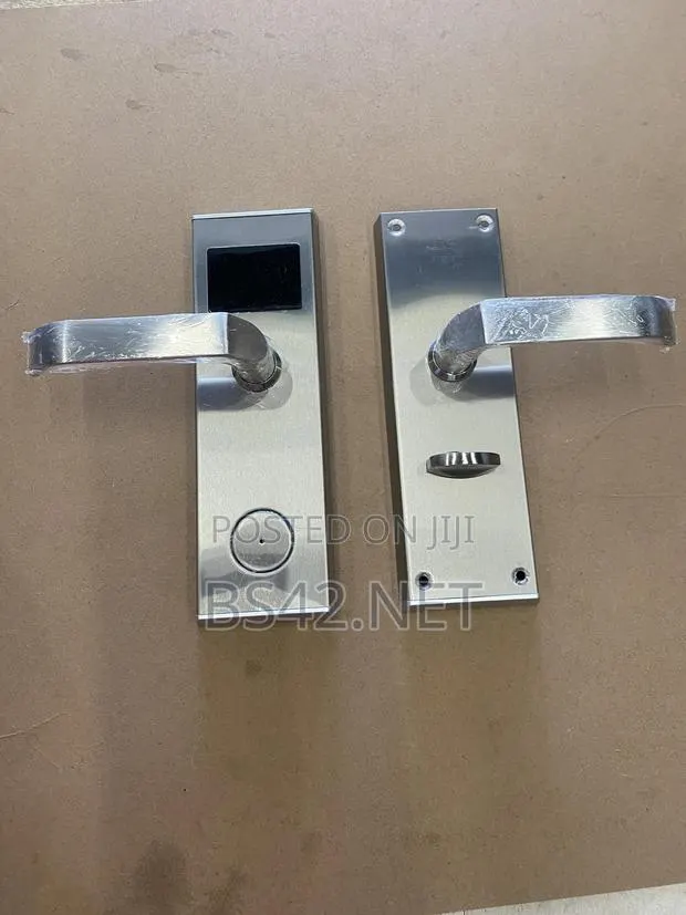 Deluns Hotel Locks · Photo 1