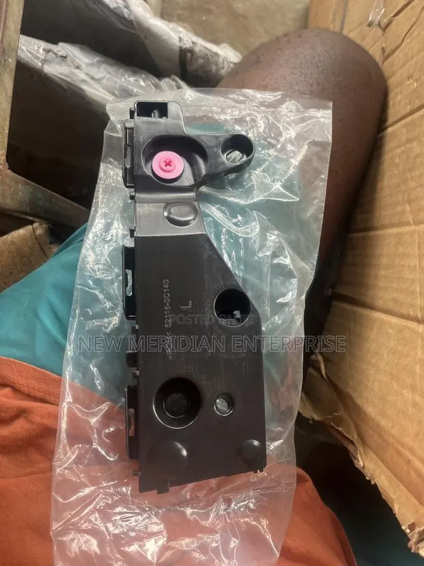 Tundra 2023,2024 and 2025 Fender Locker/Bracket Pair Available · Photo 1