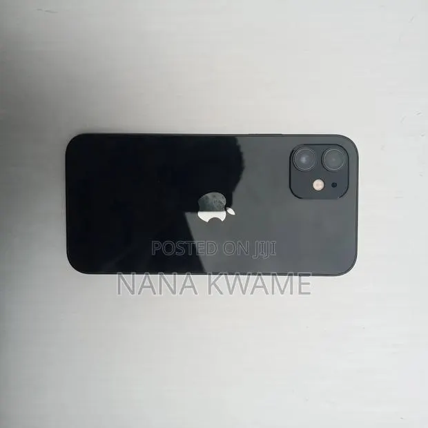 Apple iPhone 12 64 GB Black · Photo 1