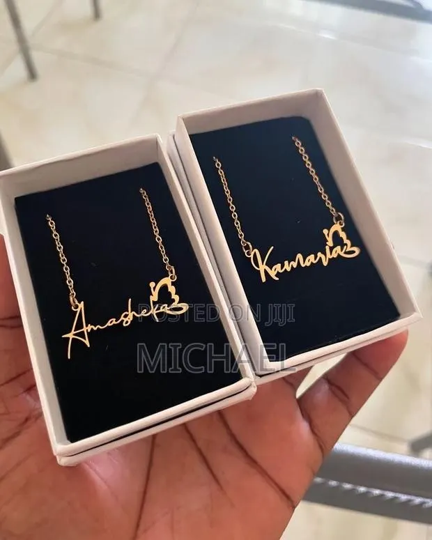 Name Necklace · Photo 1