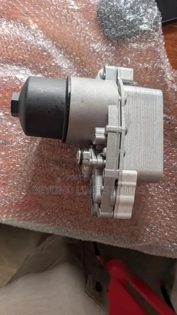 Range Rover Sport, Velar, Discovery Engine Oil Cooler · Photo 1