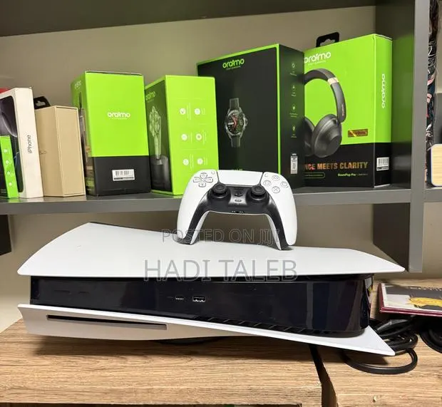 PlayStation 5 Standard · Photo 1