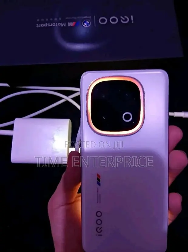 Vivo iQOO 13 512 GB Gray · Photo 1
