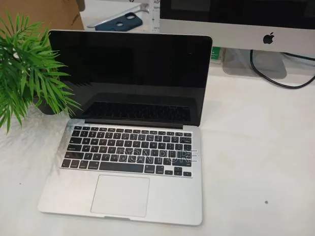 Laptop Apple MacBook Pro 2015 8GB Intel Core I5 SSD 128GB · Photo 1