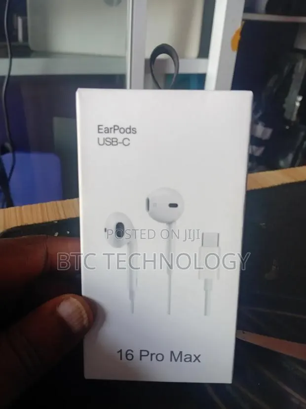 16 Pro Max Earpods USB-C · Photo 1