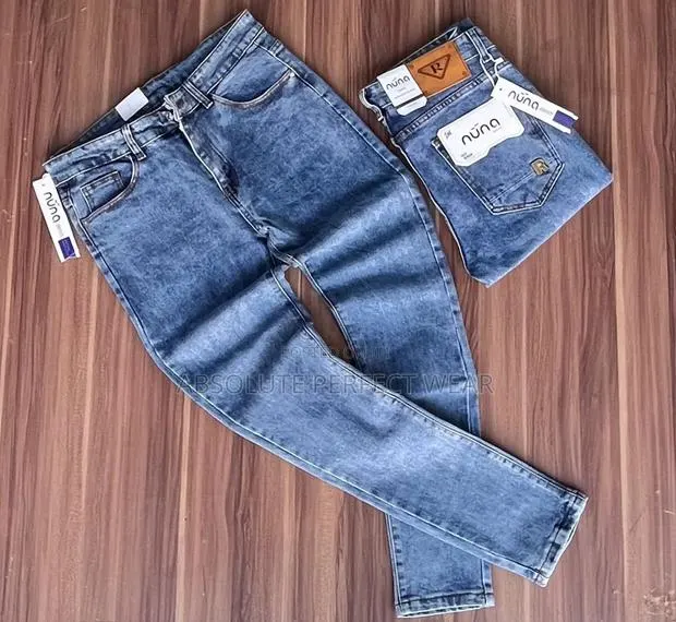 Availability of Original Blue Jeans for Men · Photo 1