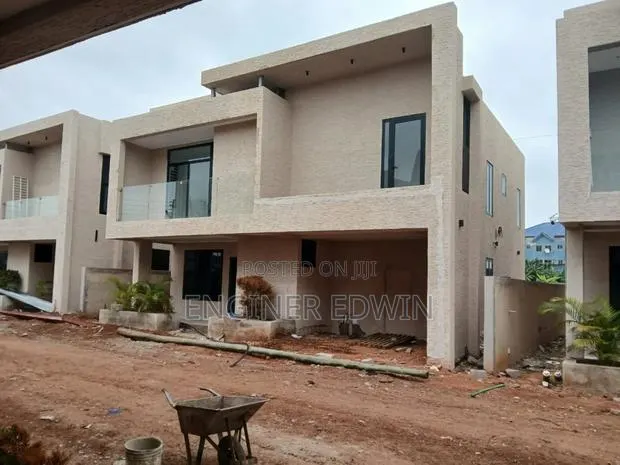 4bdrm House in Nmai-Dzorn for sale · Photo 1