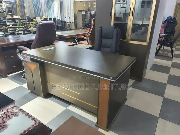 L-shape Executive Office Desk · Photo 1