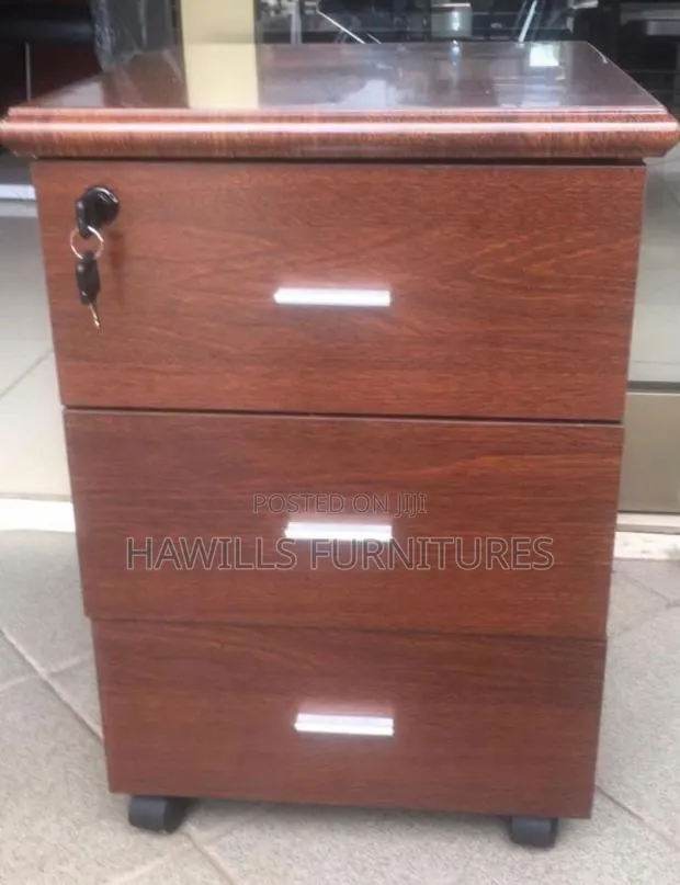 Side Drawer · Photo 1