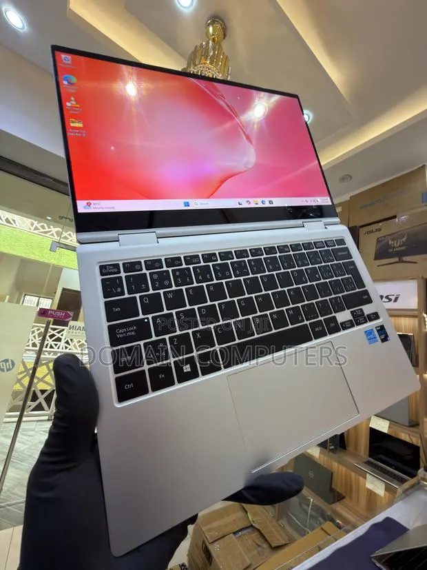 Laptop Samsung Galaxy Book4 Pro 360 8GB Intel Core i5 SSD 512GB · Photo 1