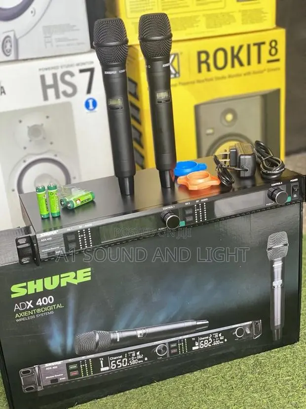 Shure ADX400 2-in-1 Wireless Microphone System · Photo 1