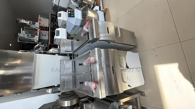 Commercial Standing Gas Fryer With Cabinet · Photo 1