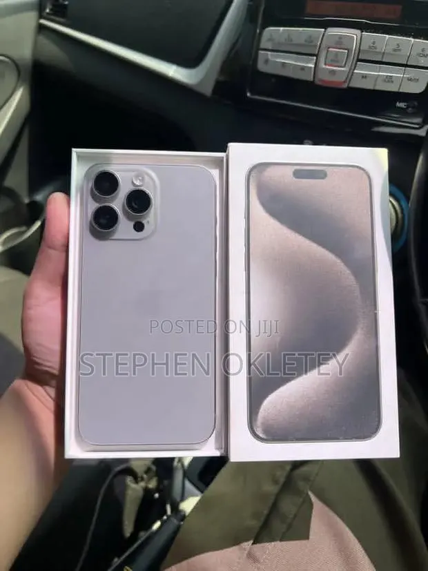 New Apple iPhone 15 Pro Max 256 GB Silver · Photo 1