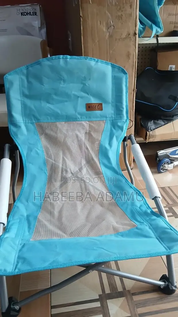 Folding Low Beach Chair · Photo 1
