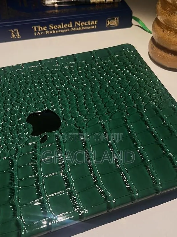 This Is Original MacBook Pro-Air 13-16 Inches Available · Photo 1