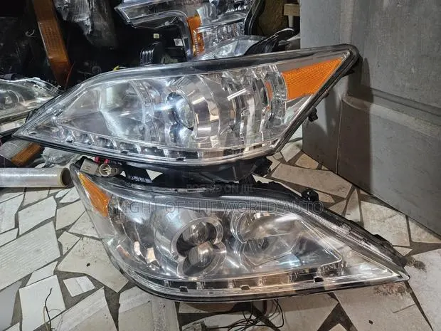 Lexus ES350 Headlight Led Available · Photo 1