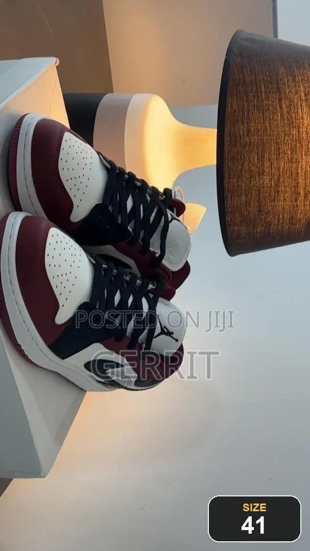 Orginal Affordable Sneakers · Photo 1