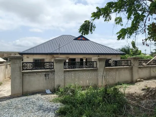 5bdrm House in Near Kenyasi, Kwabre for sale · Photo 1