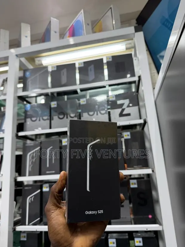 New Samsung Galaxy S25 256 GB Blue · Photo 1