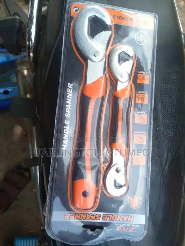 Universal Handle Wrench · Photo 1