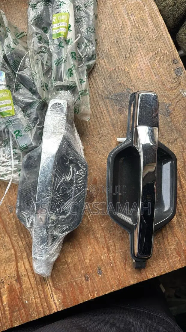 Pajero 2007,2008,2009,2010,2011,2012,2013,2014 Outside Door Handles · Photo 1