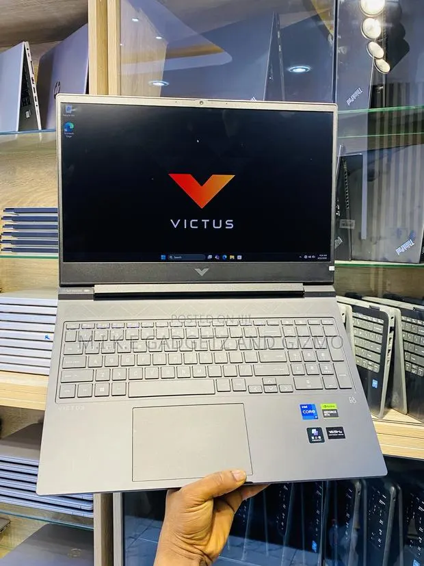 New Laptop HP Victus 15 16GB Intel Core i7 SSD 1T · Photo 1