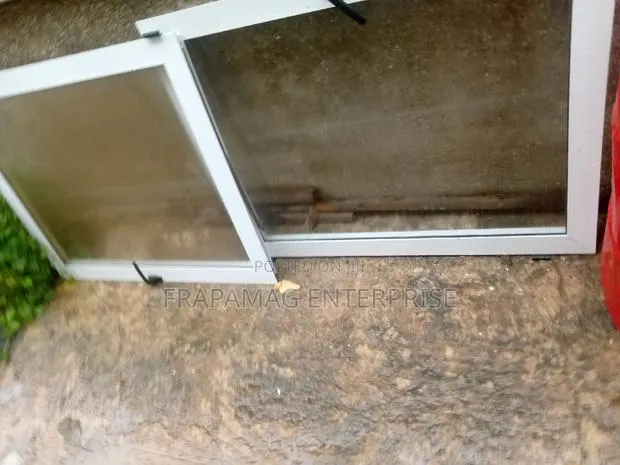 Italian Window With Burglar Proof · Photo 1