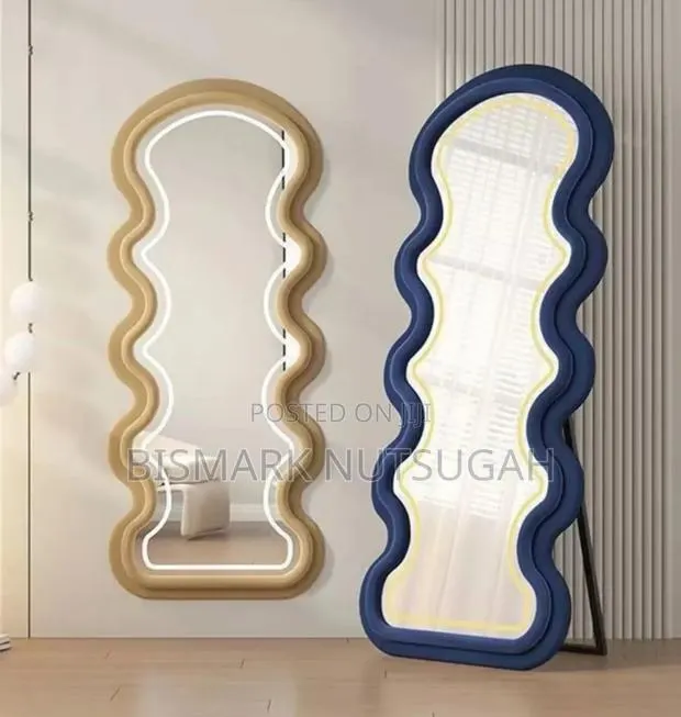 Royal Dressing Mirror for Sale · Photo 1
