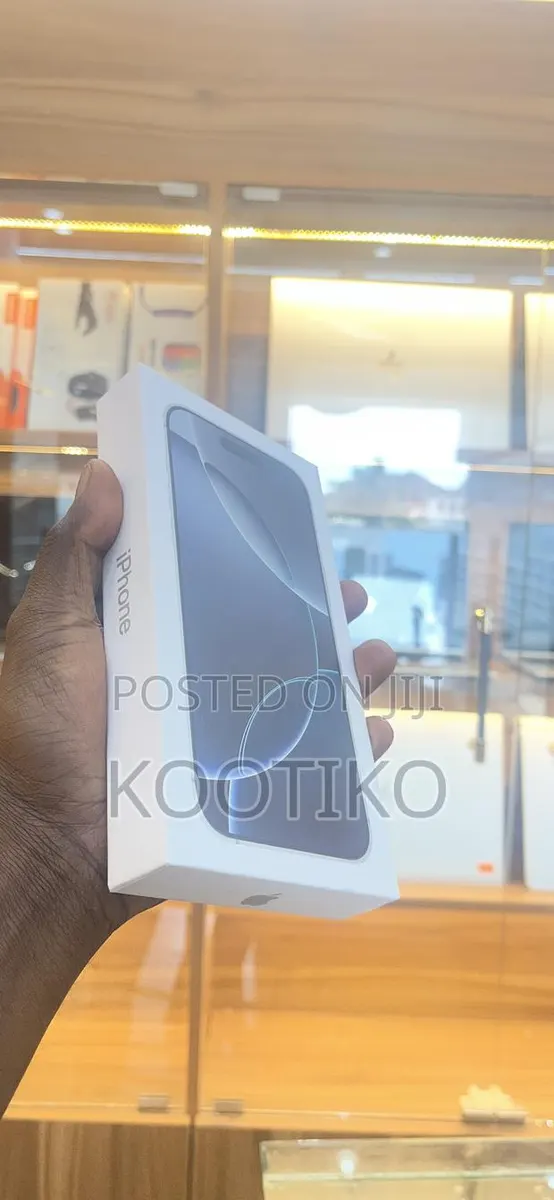 New Apple iPhone 16 Pro Max 256 GB White · Photo 1