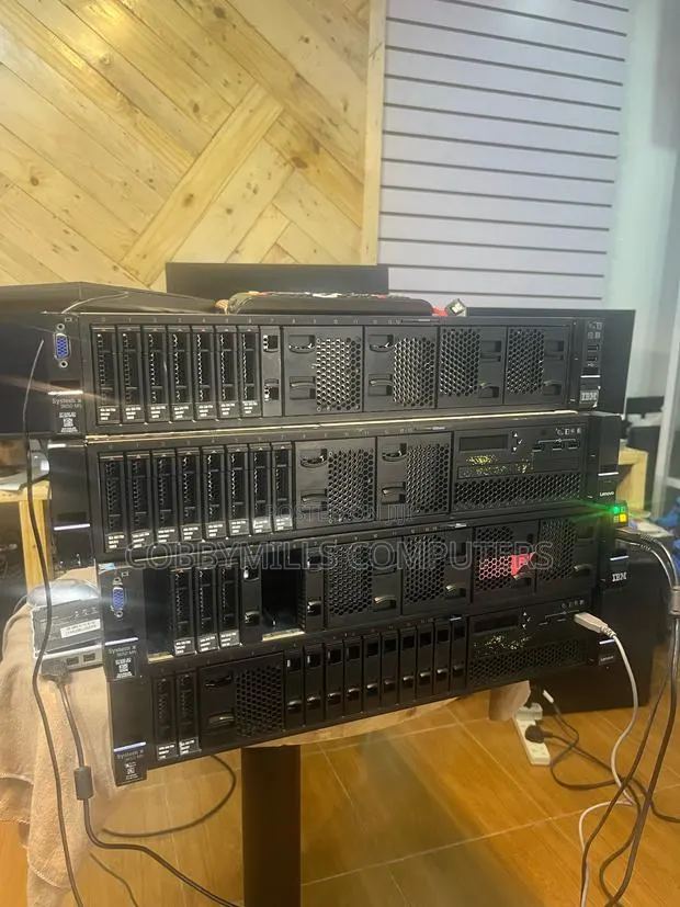 Server Lenovo 64GB Intel Xeon HDD 2T · Photo 1