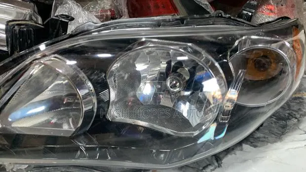 Toyota Corolla 2011-2013 Headlights · Photo 1