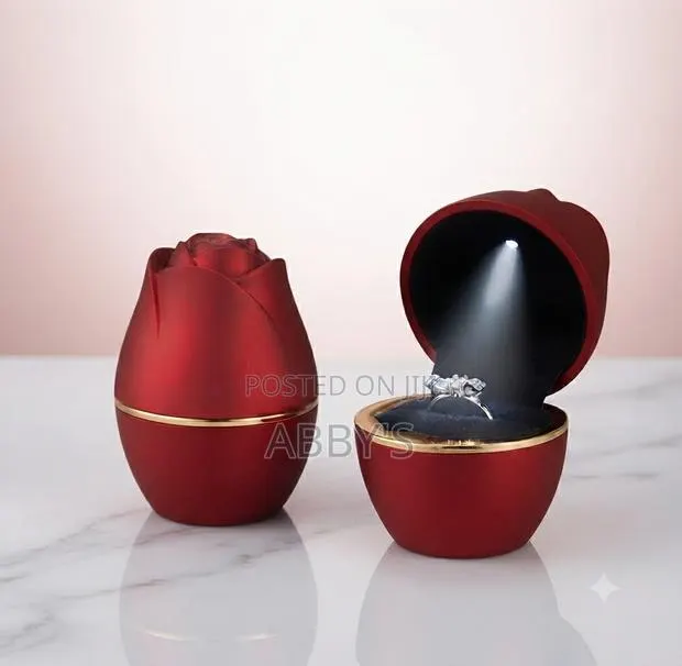 Elegant Red Rose LED Ring Box/Case · Photo 1