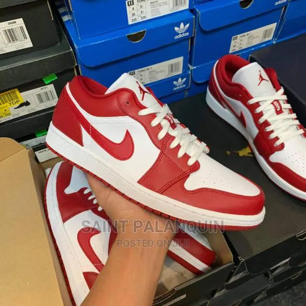 Nike Dunks · Photo 1