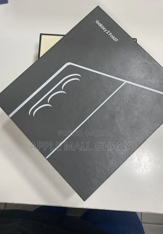 New Samsung Galaxy Z Fold7 512 GB Graphite · Photo 1