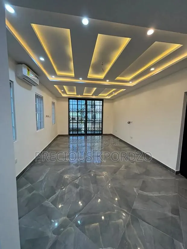 3bdrm Apartment in Ashiyie Adenta, Frafraha for rent · Photo 1