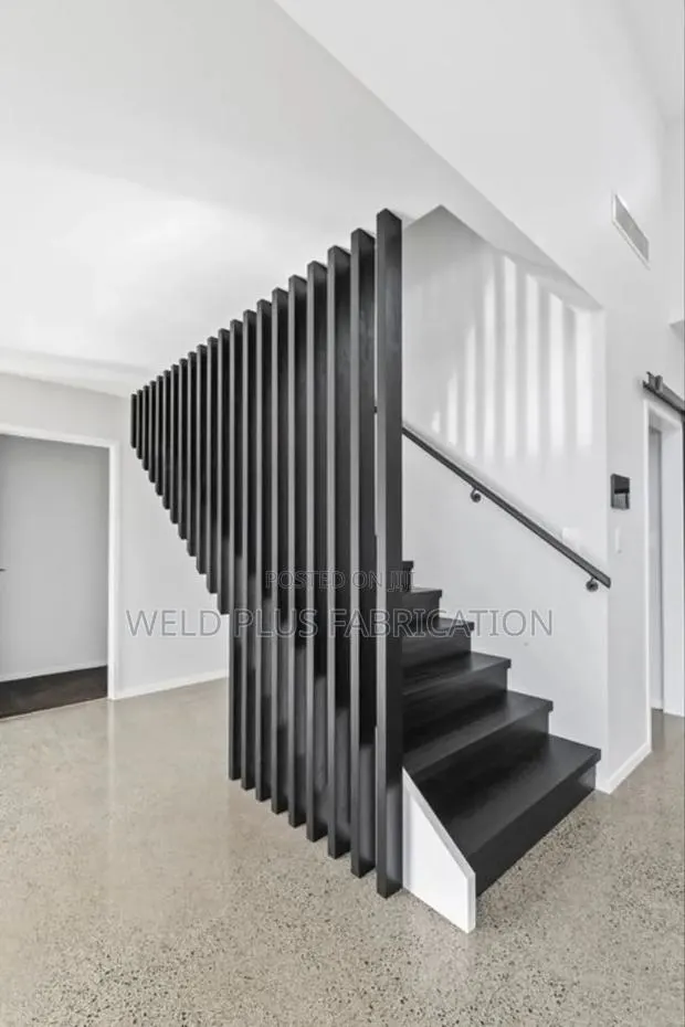 Staircase Balcony · Photo 1