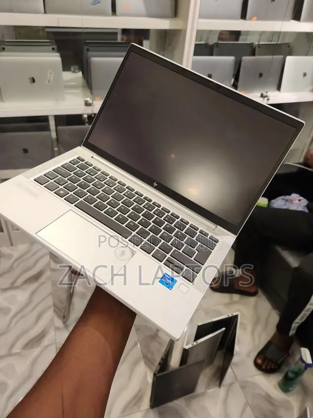 Laptop HP EliteBook 830 G8 8GB Intel Core i5 SSD 256GB · Photo 1