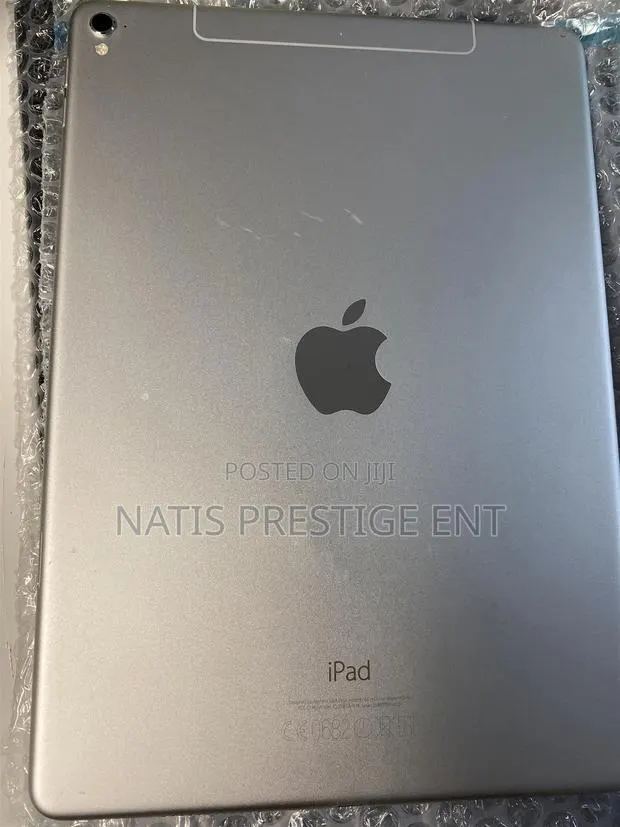 Apple iPad 9.7 128 GB Silver · Photo 1