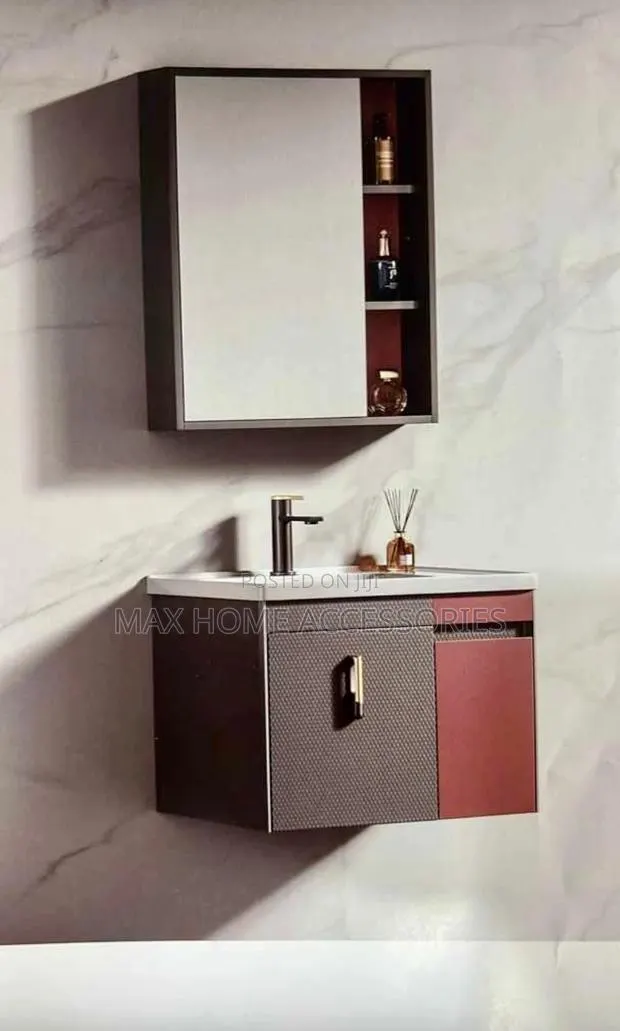 Bathroom Cabinet With Mirror And Hand Wash Basin · Photo 1