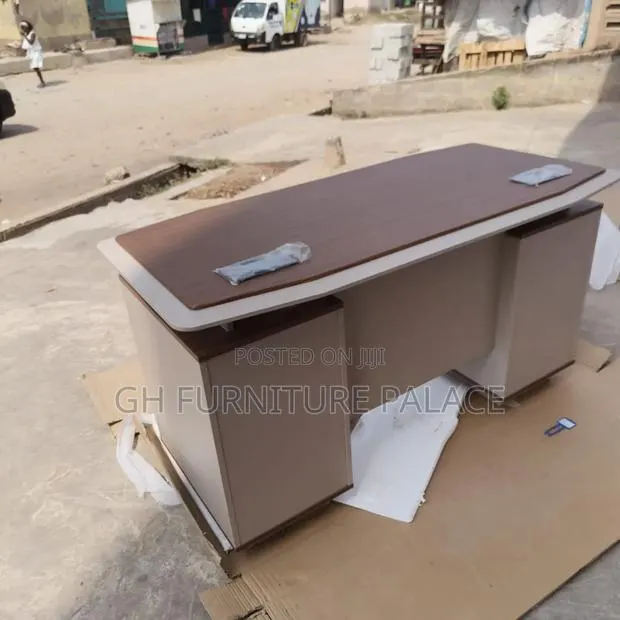Single Desk · Photo 1