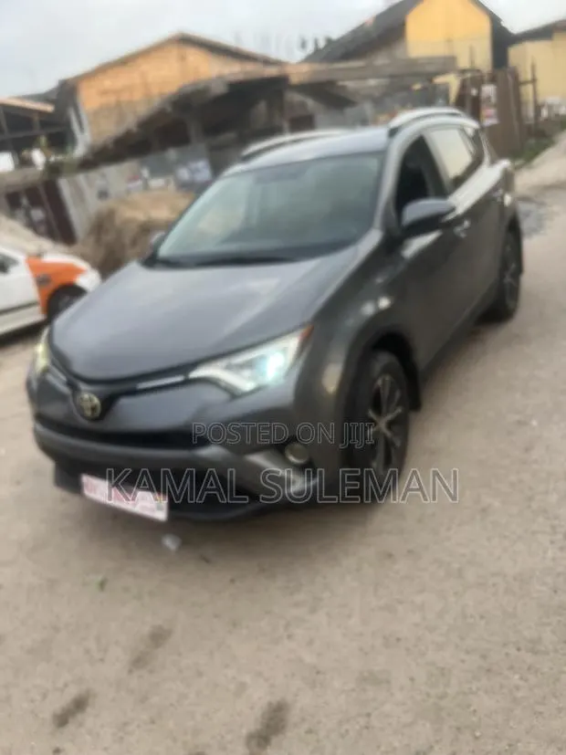 Toyota RAV4 2018 Gray · Photo 1
