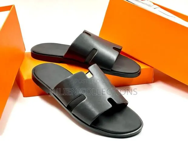 Hermes Iizmir Sandals All Black · Photo 1