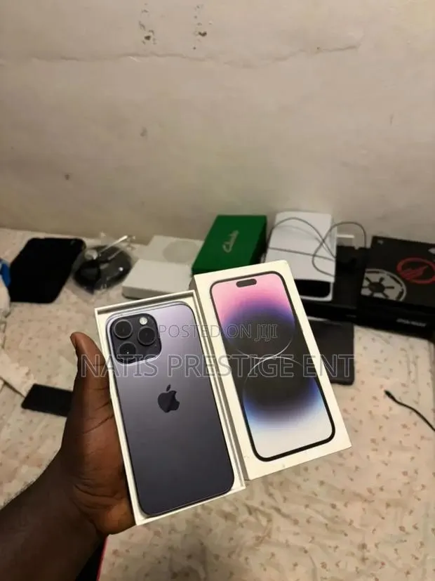 New Apple iPhone 14 Pro Max 256 GB Purple · Photo 1