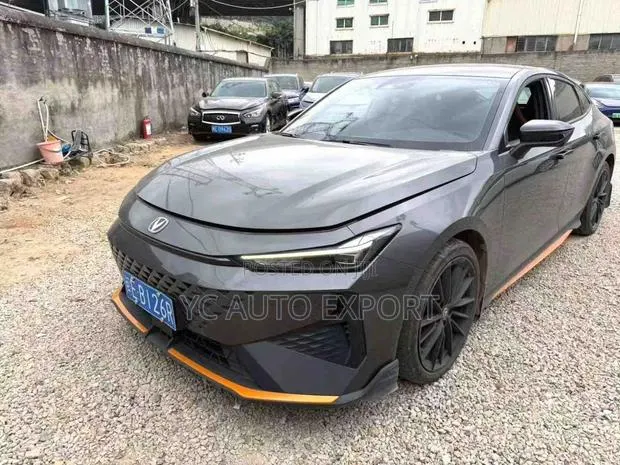 Changan UNI-V 2025 Gray · Photo 1