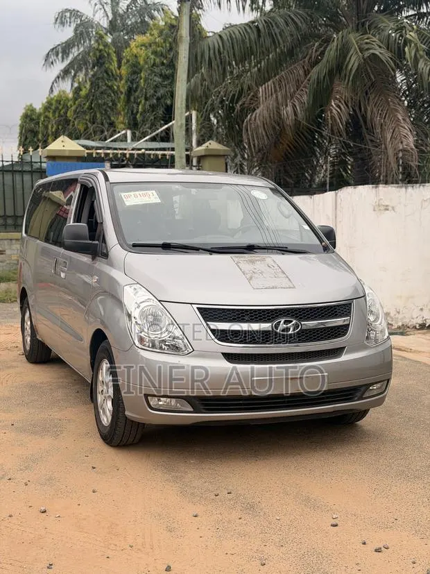 Hyundai Starex 2015 Silver