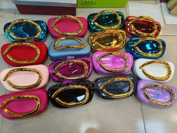 Beautiful Clutch for Ladies · Photo 1