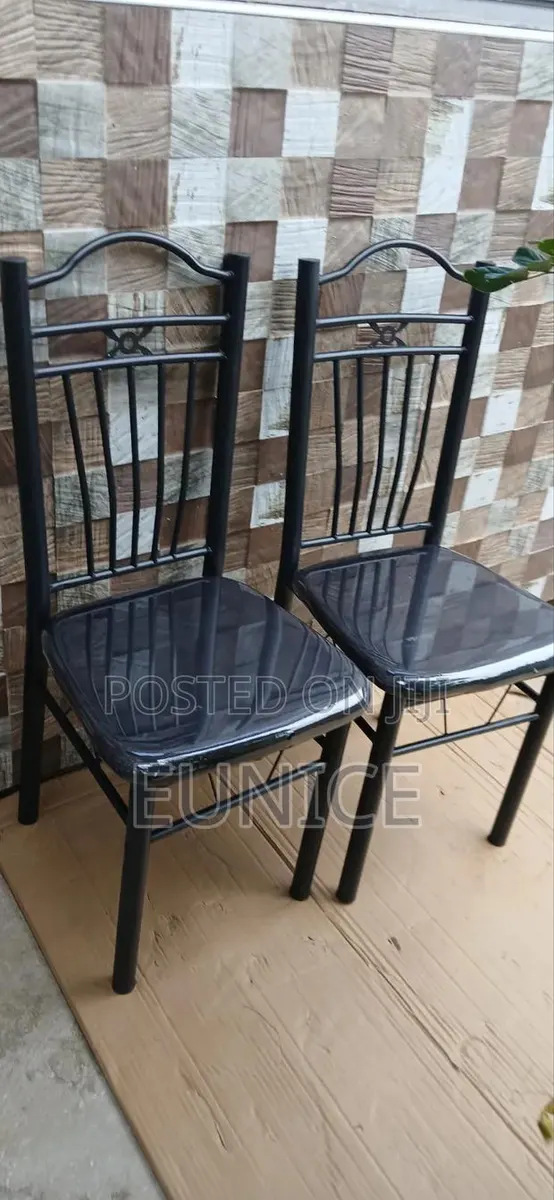 Affordable Dinning Chair With Metal Legs · Photo 1