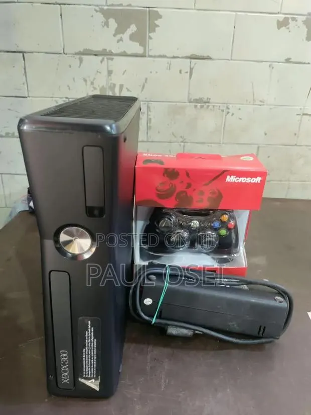 Xbox 360 With 15 Games Installed · Photo 1