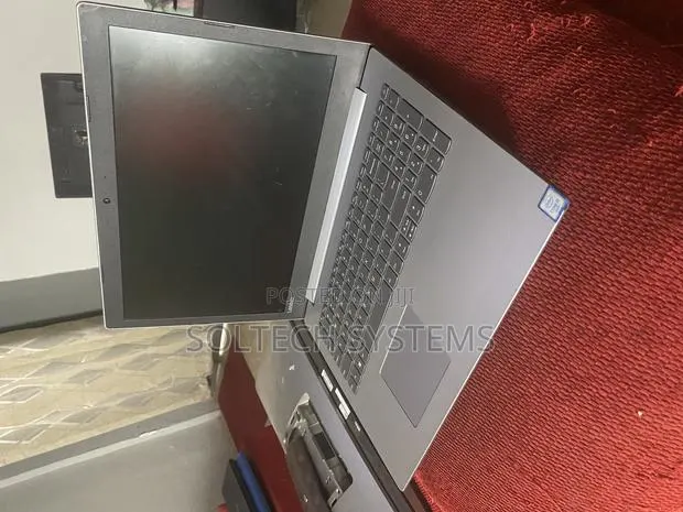 Laptop Lenovo IdeaPad 330S 8GB Intel Core I7 SSD 256GB · Photo 1