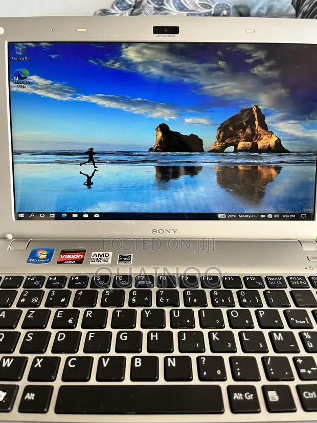 Laptop Sony VAIO VPC-YB2M1E 6GB AMD SSD 128GB · Photo 1